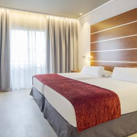 Double room Hotel ILUNION Alcora Sevilla Seville Double room Hotel ILUNION Alcora Sevilla Seville