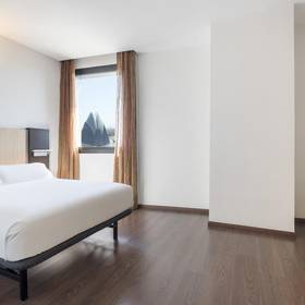 ACCESIBLE ROOM ILUNION AQUA 4 ACCESIBLE ROOM ILUNION AQUA 4