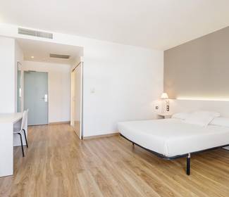 Disabled accessible room Hotel ILUNION Valencia 3 Disabled accessible room Hotel ILUNION Valencia 3