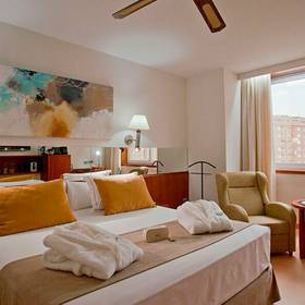 Room Hotel ILUNION Les Corts Spa Barcelona Room Hotel ILUNION Les Corts Spa Barcelona