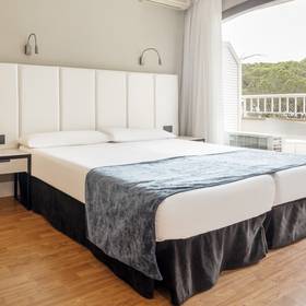 Room Hotel ILUNION Caleta Park S'Agaró Room Hotel ILUNION Caleta Park S'Agaró