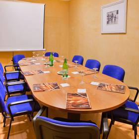 Meeting room Hotel ILUNION Les Corts Spa Barcelona Meeting room Hotel ILUNION Les Corts Spa Barcelona