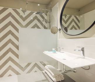 Premium double room hotel ilunion alcora sevilla seville Premium double room hotel ilunion alcora sevilla seville