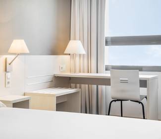 Double room Hotel ILUNION Valencia 3 Double room Hotel ILUNION Valencia 3