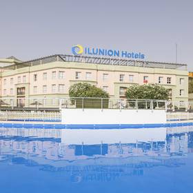 Swimming pool Hotel ILUNION Alcora Sevilla Seville Swimming pool Hotel ILUNION Alcora Sevilla Seville