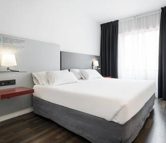 Double room Hotel ILUNION Suites Madrid