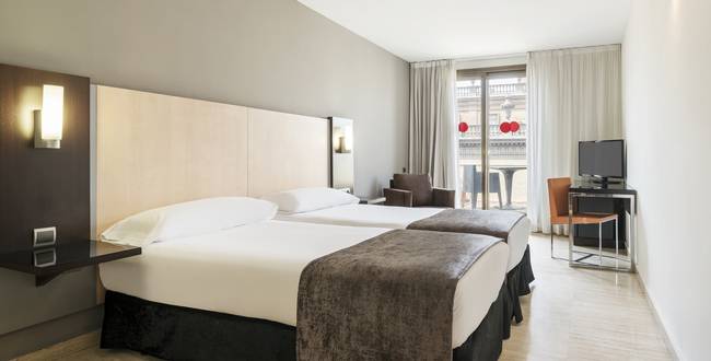 Double room hotel ilunion almirante barcelona Double room hotel ilunion almirante barcelona