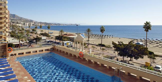 Outdoor swimming pool Hotel ILUNION Fuengirola Outdoor swimming pool Hotel ILUNION Fuengirola