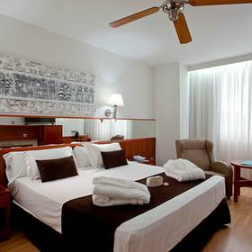 Room Hotel ILUNION Les Corts Spa Barcelona Room Hotel ILUNION Les Corts Spa Barcelona