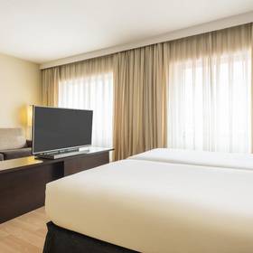 Premium room ilunion suites madrid Hotel ILUNION Suites Madrid