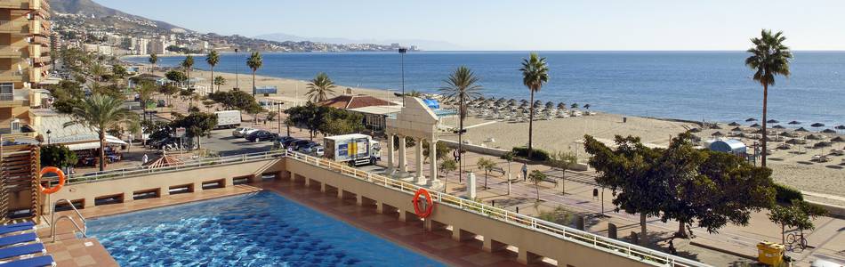 Outdoor swimming pool Hotel ILUNION Fuengirola Outdoor swimming pool Hotel ILUNION Fuengirola