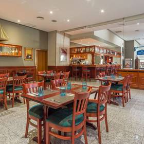 Bar Hotel ILUNION Les Corts Spa Barcelona Bar Hotel ILUNION Les Corts Spa Barcelona
