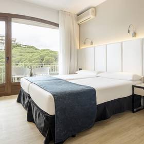 Standard room with sea views ilunion caleta park Hotel ILUNION Caleta Park S'Agaró Standard room with sea views ilunion caleta park Hotel ILUNION Caleta Park S'Agaró