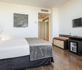 Corporate single room Hotel ILUNION Aqua 4 Valencia Corporate single room Hotel ILUNION Aqua 4 Valencia