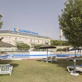 Swimming pool Hotel ILUNION Alcora Sevilla Seville Swimming pool Hotel ILUNION Alcora Sevilla Seville