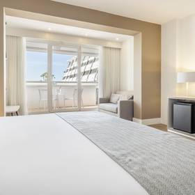 Triple room hotel ilunion islantilla huelva Triple room hotel ilunion islantilla huelva