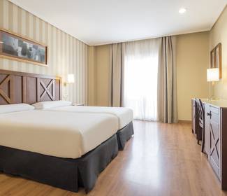 Standard double room Hotel ILUNION Alcora Sevilla Seville