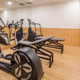 Gym Hotel ILUNION Les Corts Spa Barcelona Gym Hotel ILUNION Les Corts Spa Barcelona