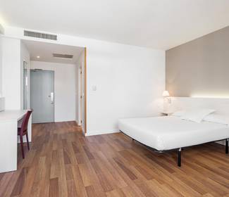 Superior room Hotel ILUNION Valencia 3 Superior room Hotel ILUNION Valencia 3
