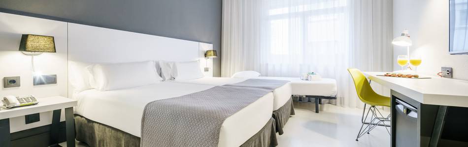 Triple room Hotel ILUNION Bilbao Triple room Hotel ILUNION Bilbao