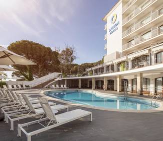 Swimming pool hotel ilunion caleta park s'agaró Swimming pool hotel ilunion caleta park s'agaró