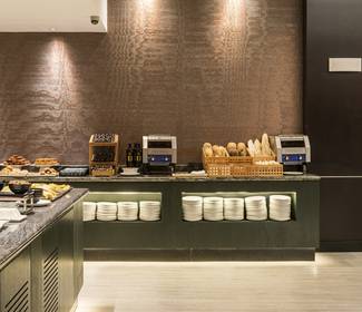 Buffet breakast hotel ilunion málaga Buffet breakast hotel ilunion málaga