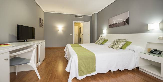 Double room hotel ilunion alcora sevilla seville Double room hotel ilunion alcora sevilla seville