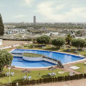 Swimming pool Hotel ILUNION Alcora Sevilla Seville Swimming pool Hotel ILUNION Alcora Sevilla Seville