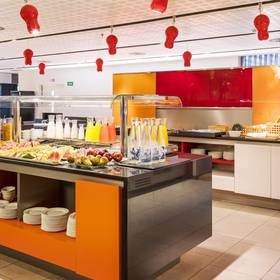 Breakfast Buffet ILUNION BARCELONA Breakfast Buffet ILUNION BARCELONA