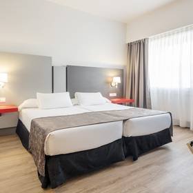 Double room Hotel Ilunion Romareda Zaragoza Double room Hotel Ilunion Romareda Zaragoza