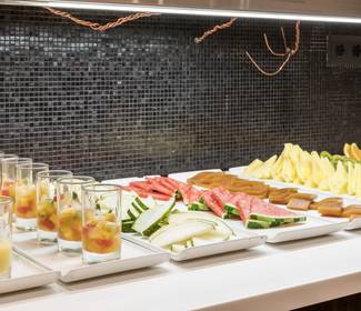 Buffet breakfast hotel ilunion pío xii madrid Buffet breakfast hotel ilunion pío xii madrid