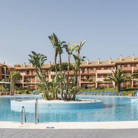 Swimming pool aparthotel ilunion sancti petri cádiz Swimming pool aparthotel ilunion sancti petri cádiz