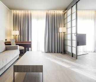 Junior suite hotel ilunion alcora sevilla seville Junior suite hotel ilunion alcora sevilla seville