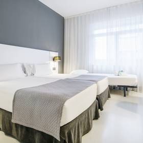 Triple room hotel ilunion bilbao Triple room hotel ilunion bilbao