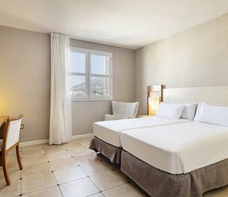 Disabled accessible room Hotel ILUNION Fuengirola