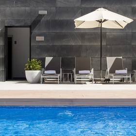 Pool ilunion atrium hotel ilunion atrium madrid Pool ilunion atrium hotel ilunion atrium madrid
