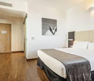 Disabled accessible room Hotel ILUNION Aqua 4 Valencia Disabled accessible room Hotel ILUNION Aqua 4 Valencia