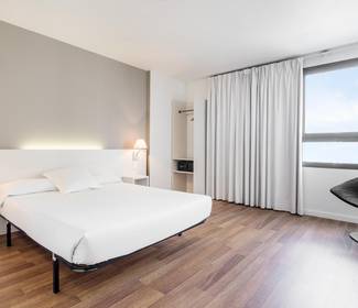 Superior room Hotel ILUNION Valencia 3 Superior room Hotel ILUNION Valencia 3