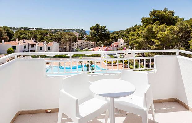 Book in advance! Hotel ILUNION Menorca Cala Galdana