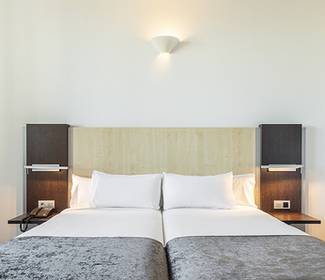 Corporate single room Hotel ILUNION Aqua 4 Valencia Corporate single room Hotel ILUNION Aqua 4 Valencia