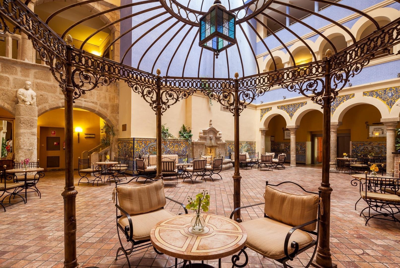 Hotel ILUNION Mérida Palace Photos in Mérida - Official ...